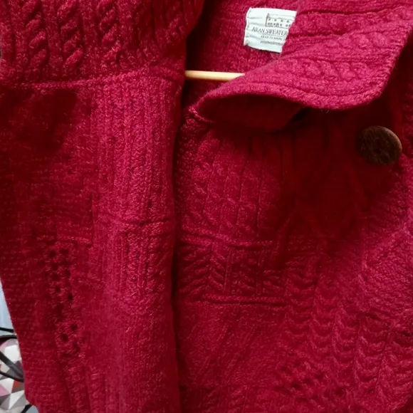 ARAN SWEATER MARKET Irish  Red Wool Cable Knit Sweater Medium