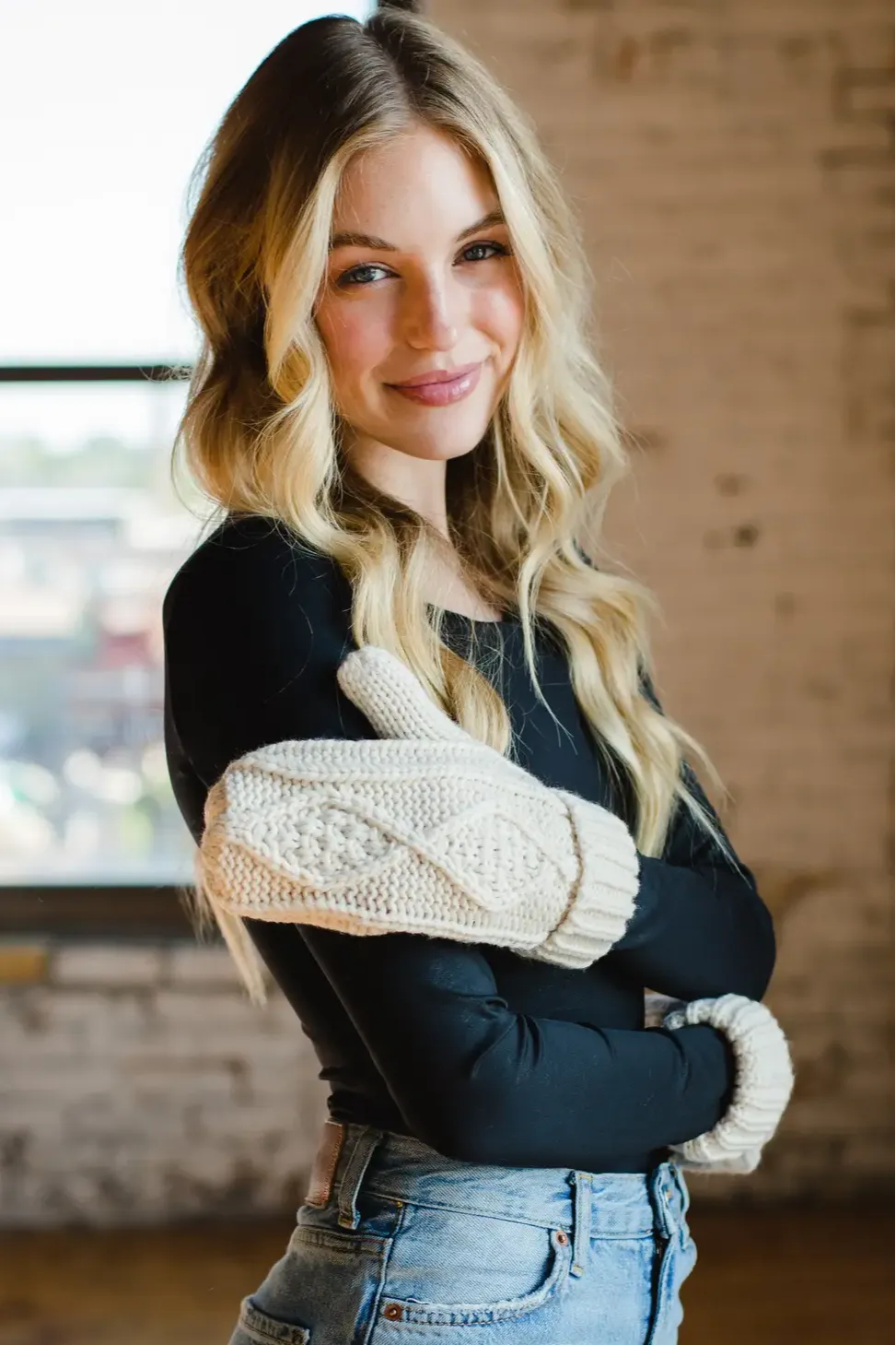 Cable knit mittens