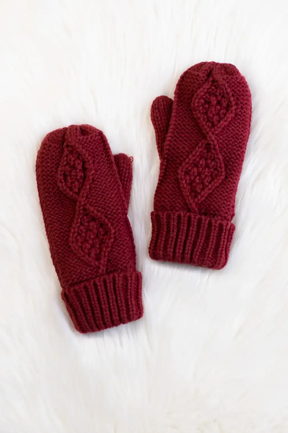 Cable knit mittens