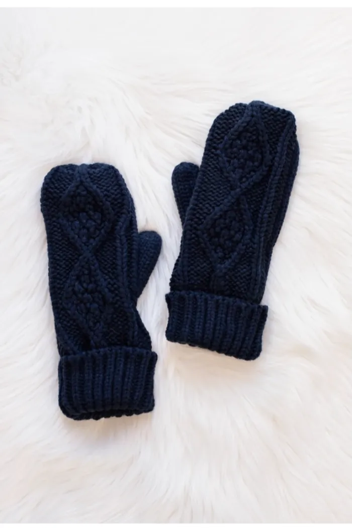 Cable knit mittens