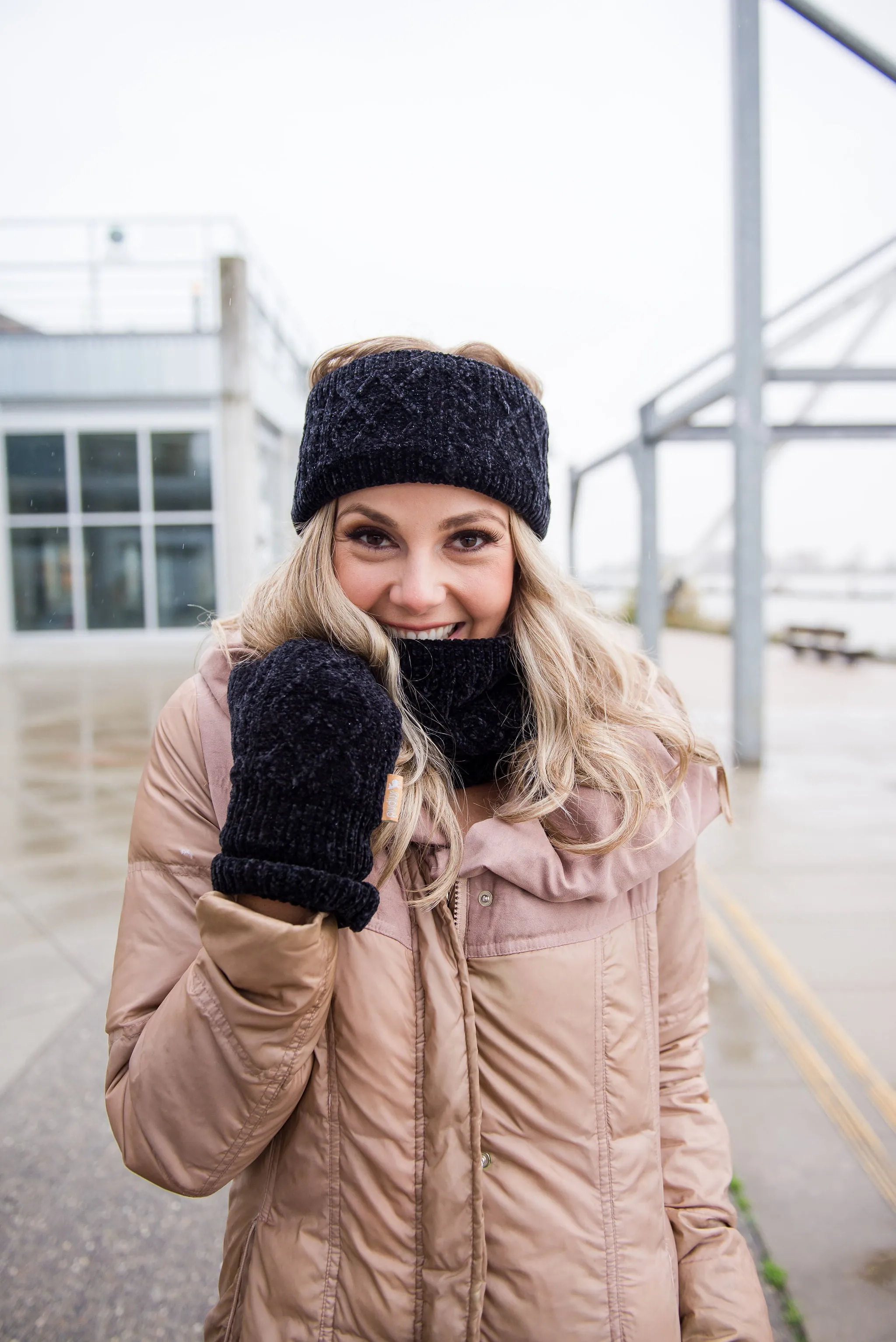 Chenille Knit Snood Neck Warmer | Black