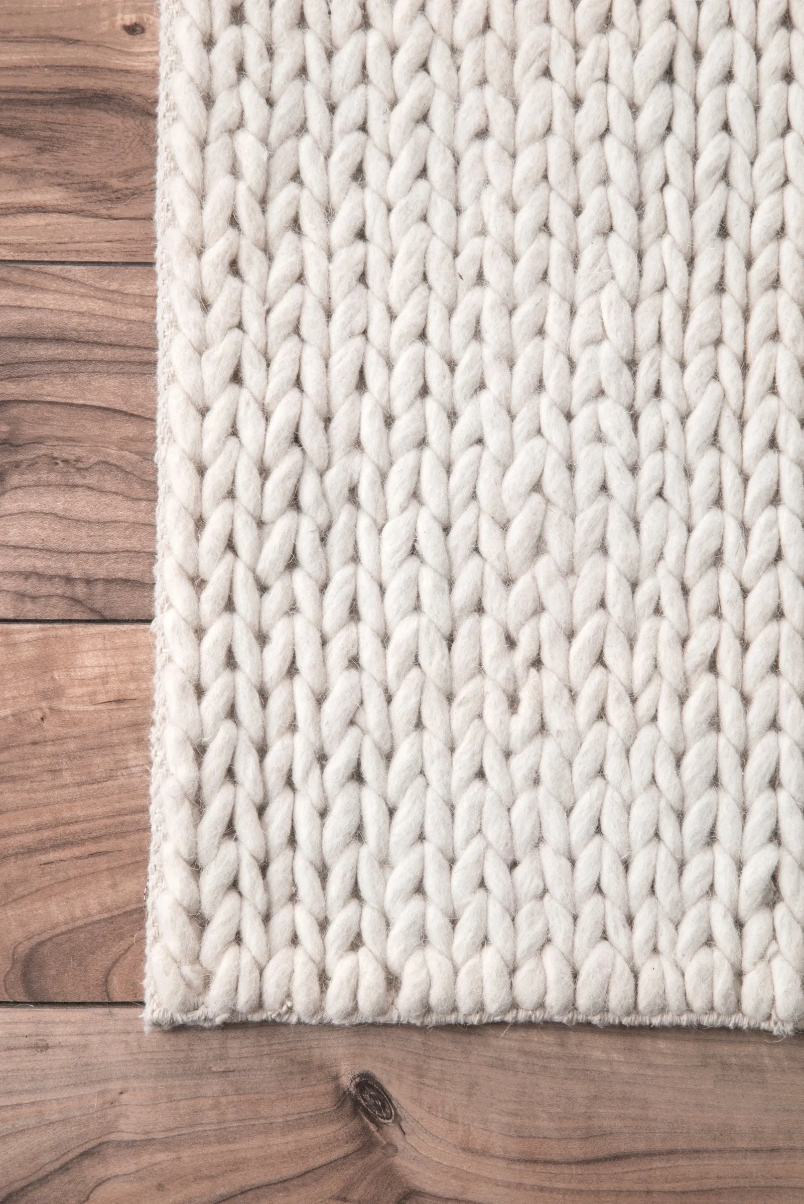 CHUNKY CABLE HANDWOVEN GREY