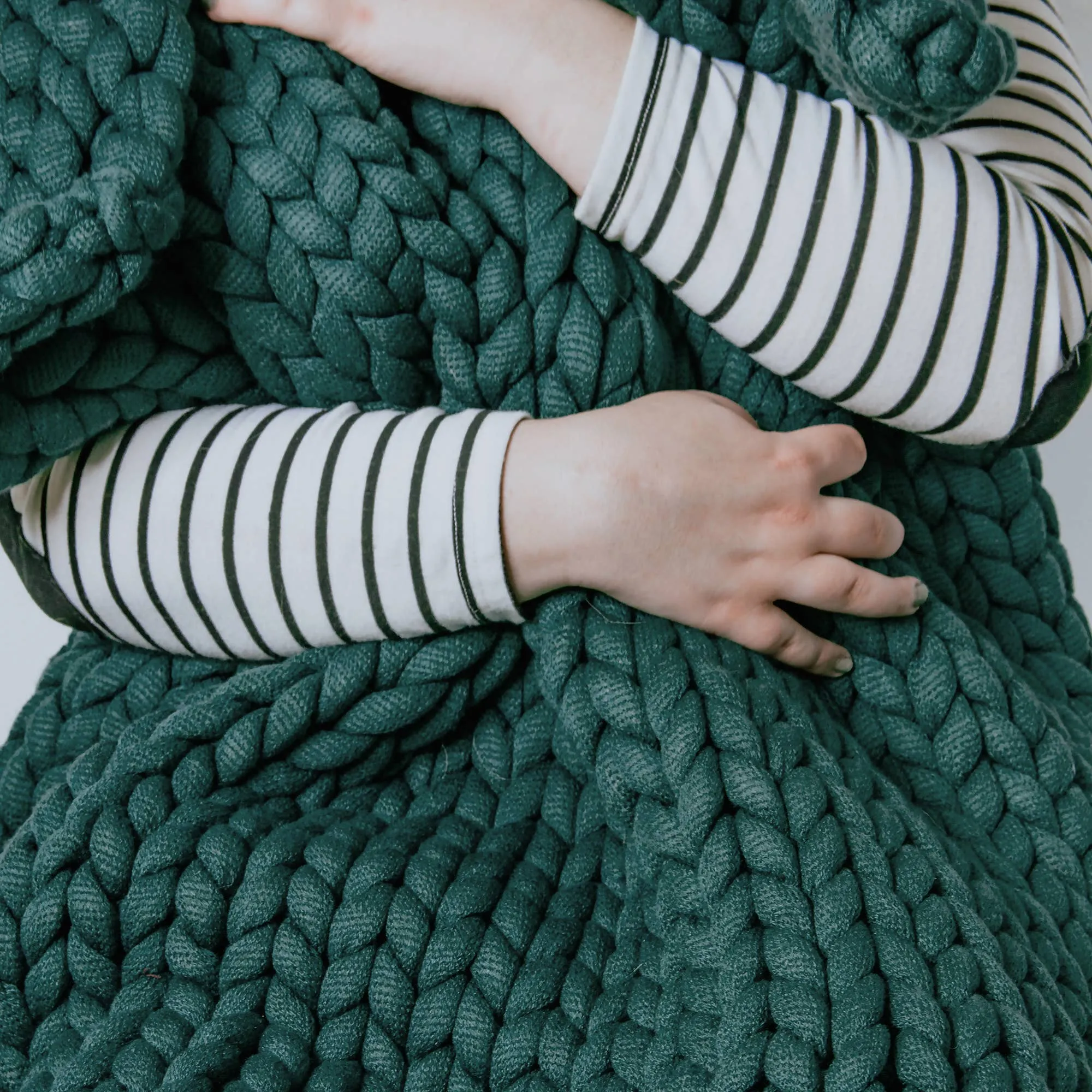 Chunky Knit Throw in Peacock