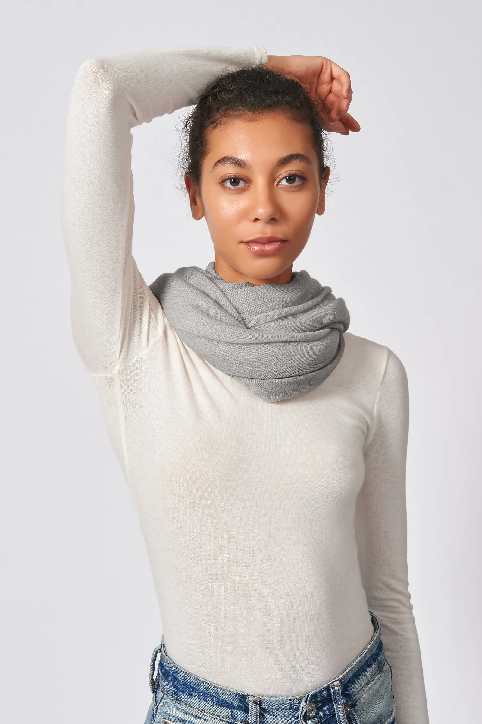 Circle Scarf - Light Grey