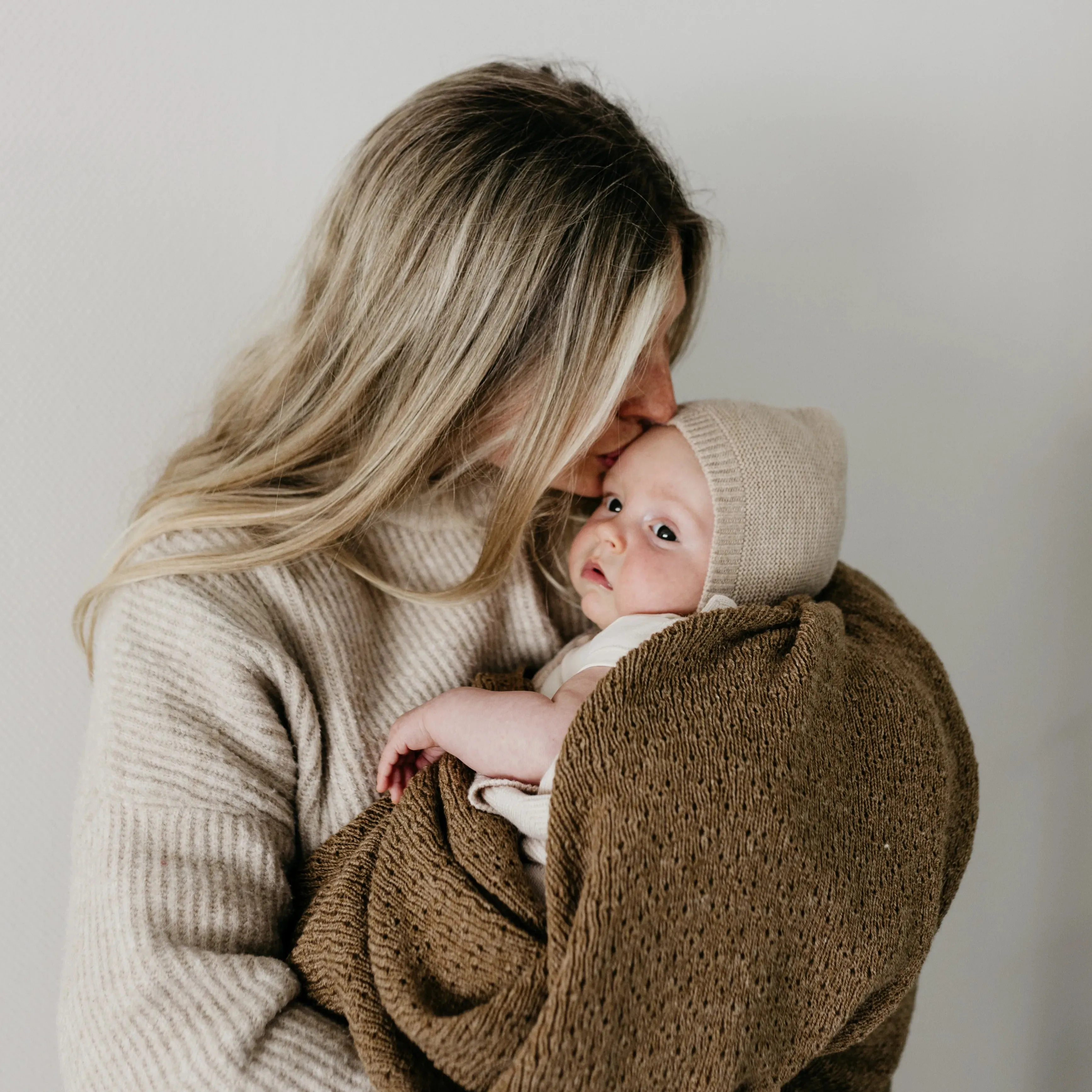 Dolly Merino Wool Baby Bonnet (Sand)