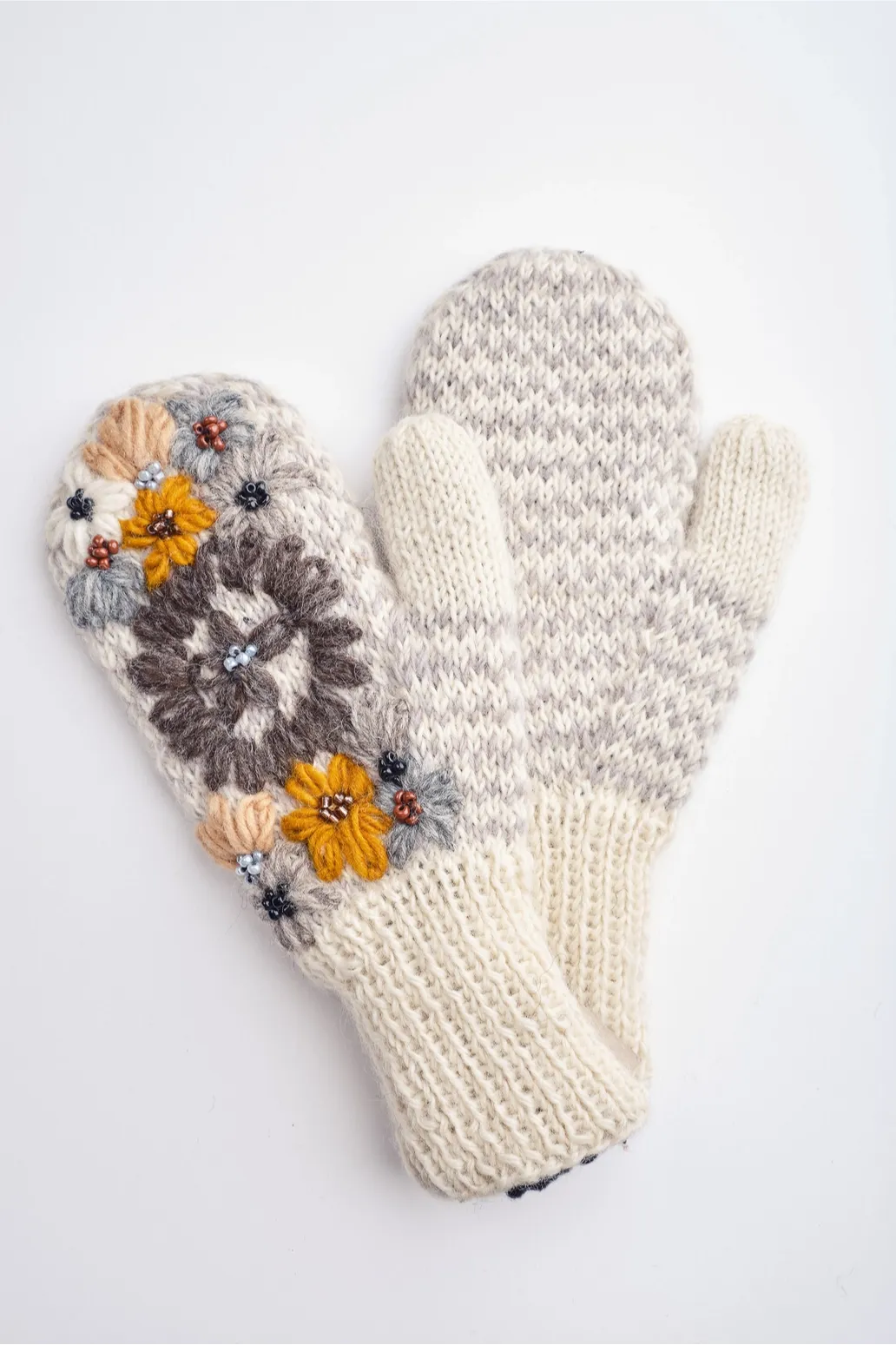 Embroidery Wool Beaded Floral Mitten