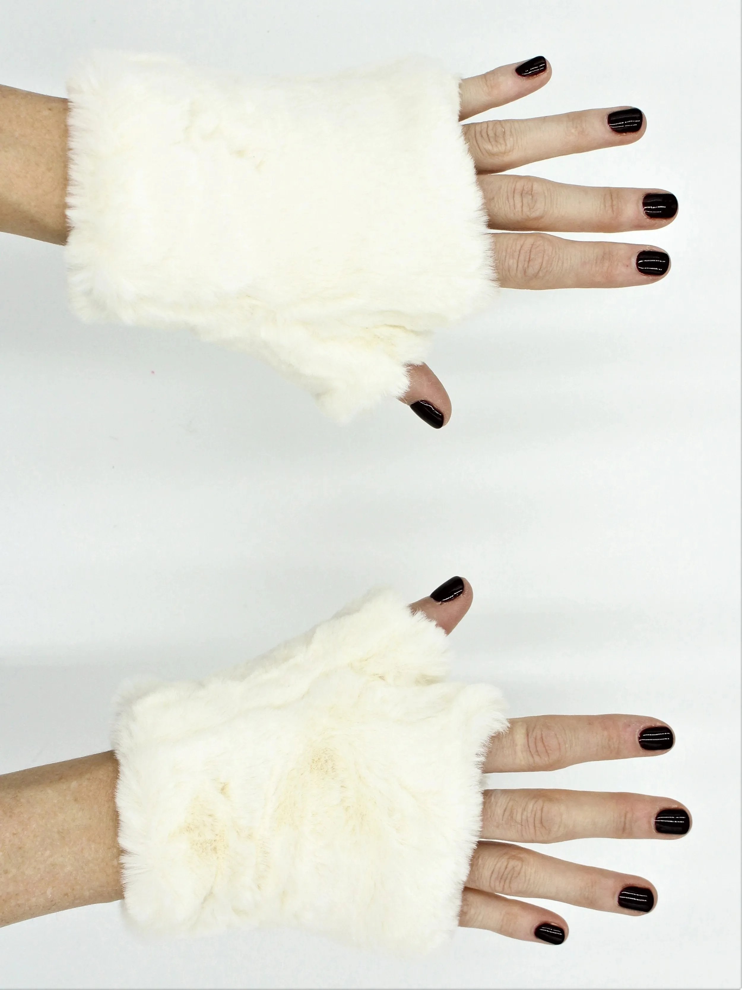 Fingerless mittens in Faux fur
