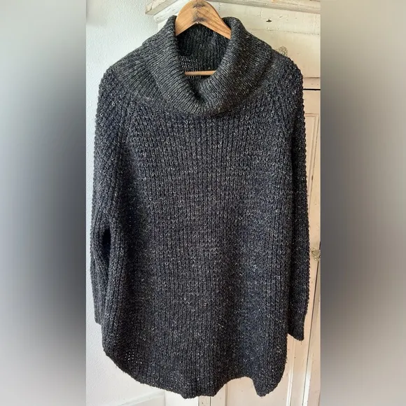 Free People | Women’s charcoal grey marbled oversized turtleneck sweater, size L