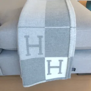 Hermes Avalon Ⅲ Throw Blanket Ecru/Gris Wool-Cashmere NEW