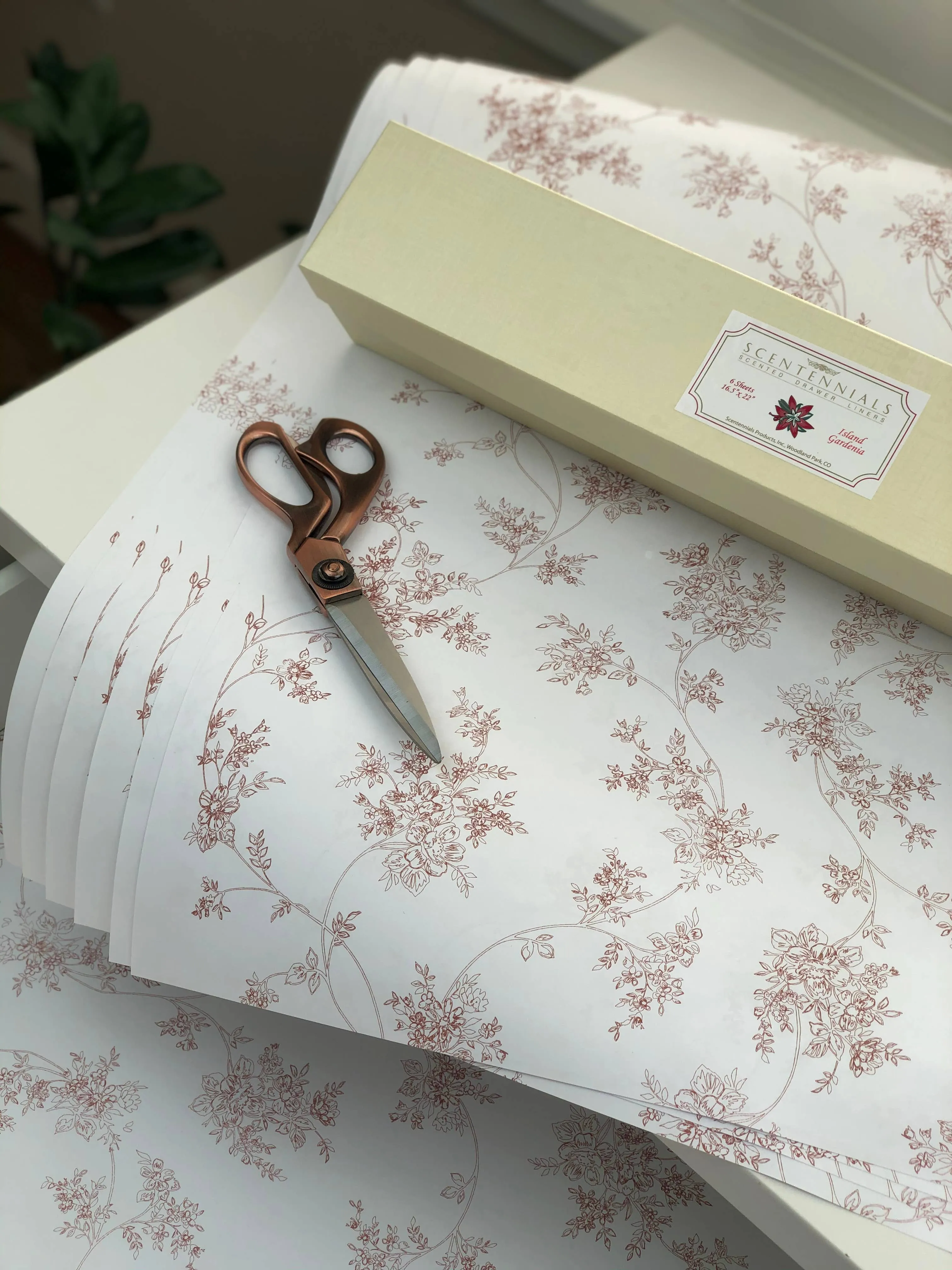 Island Gardenia Scented Drawer Liners