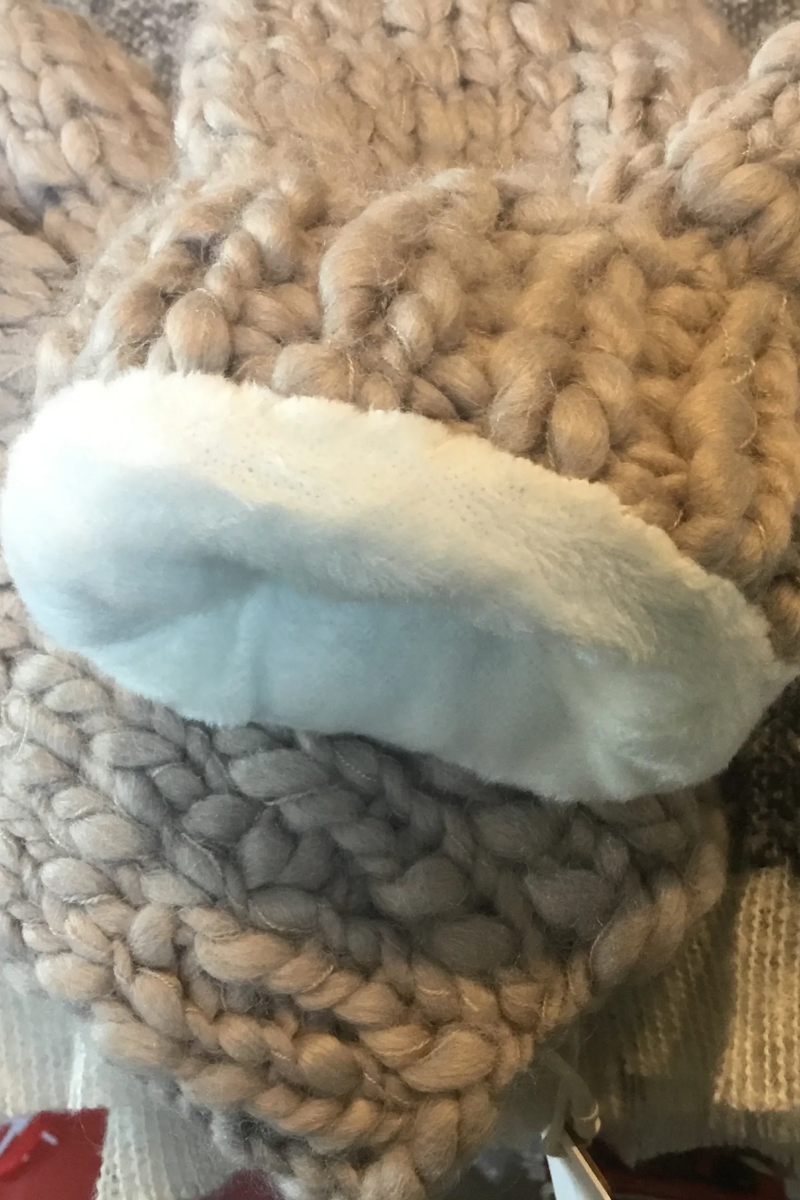Mango Yarn Mittens