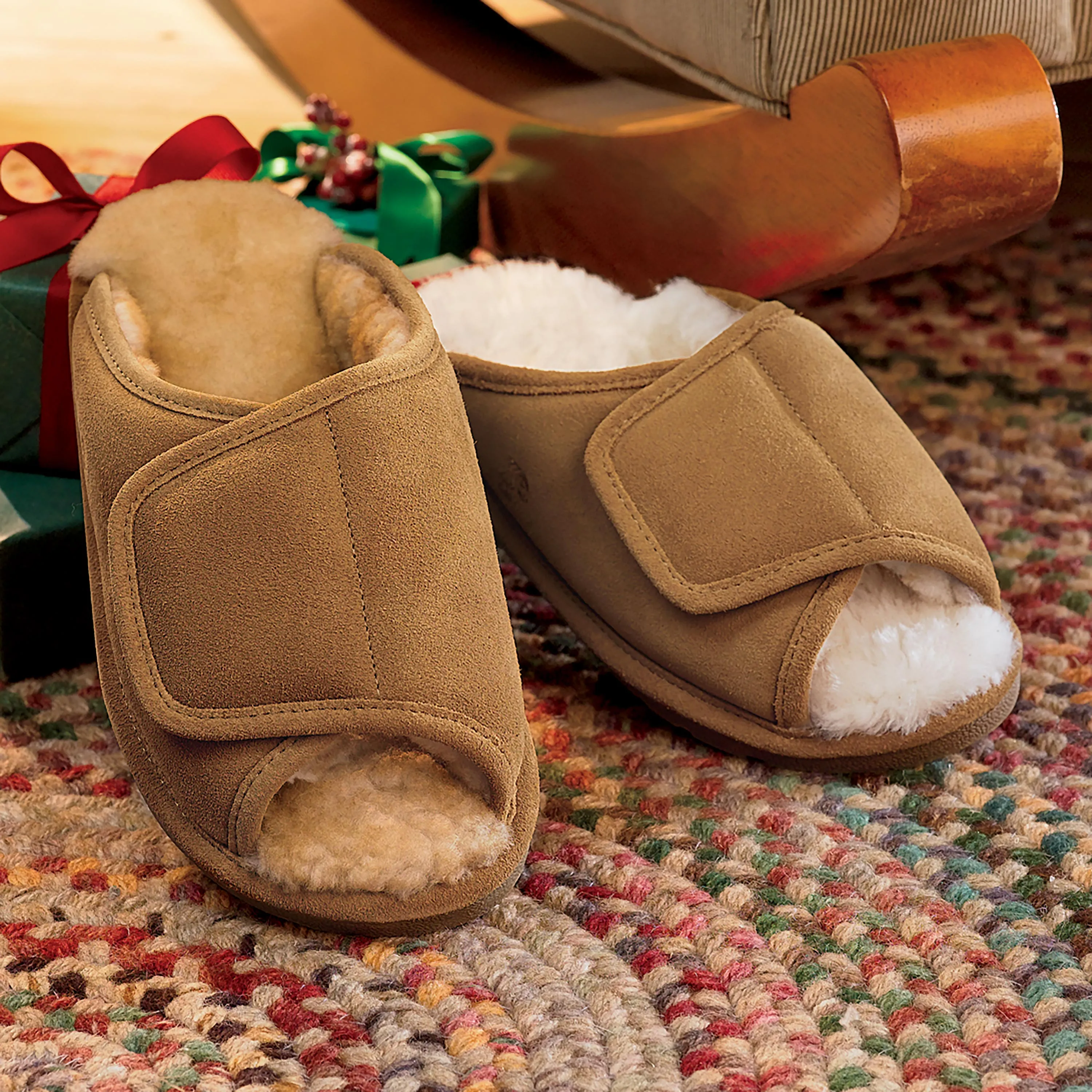 Men's Indoor/Outdoor Sheepskin Side-Wrap Slipper