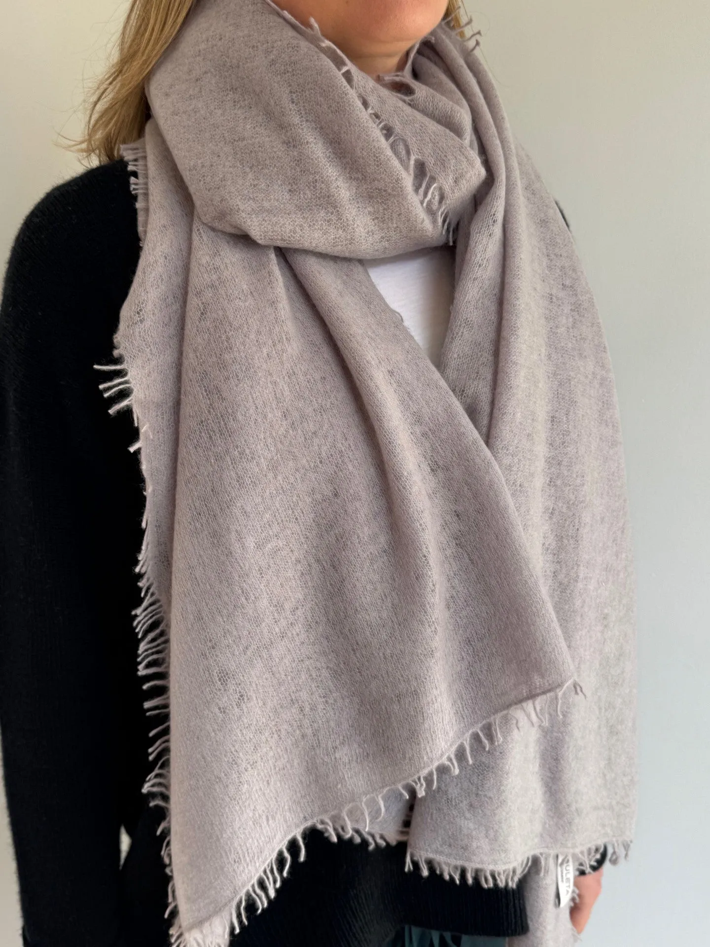 MOULETA CASHMERE SCARF