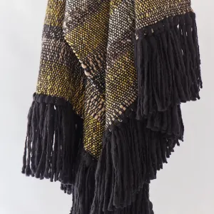 NOCHE Fringed Blanket