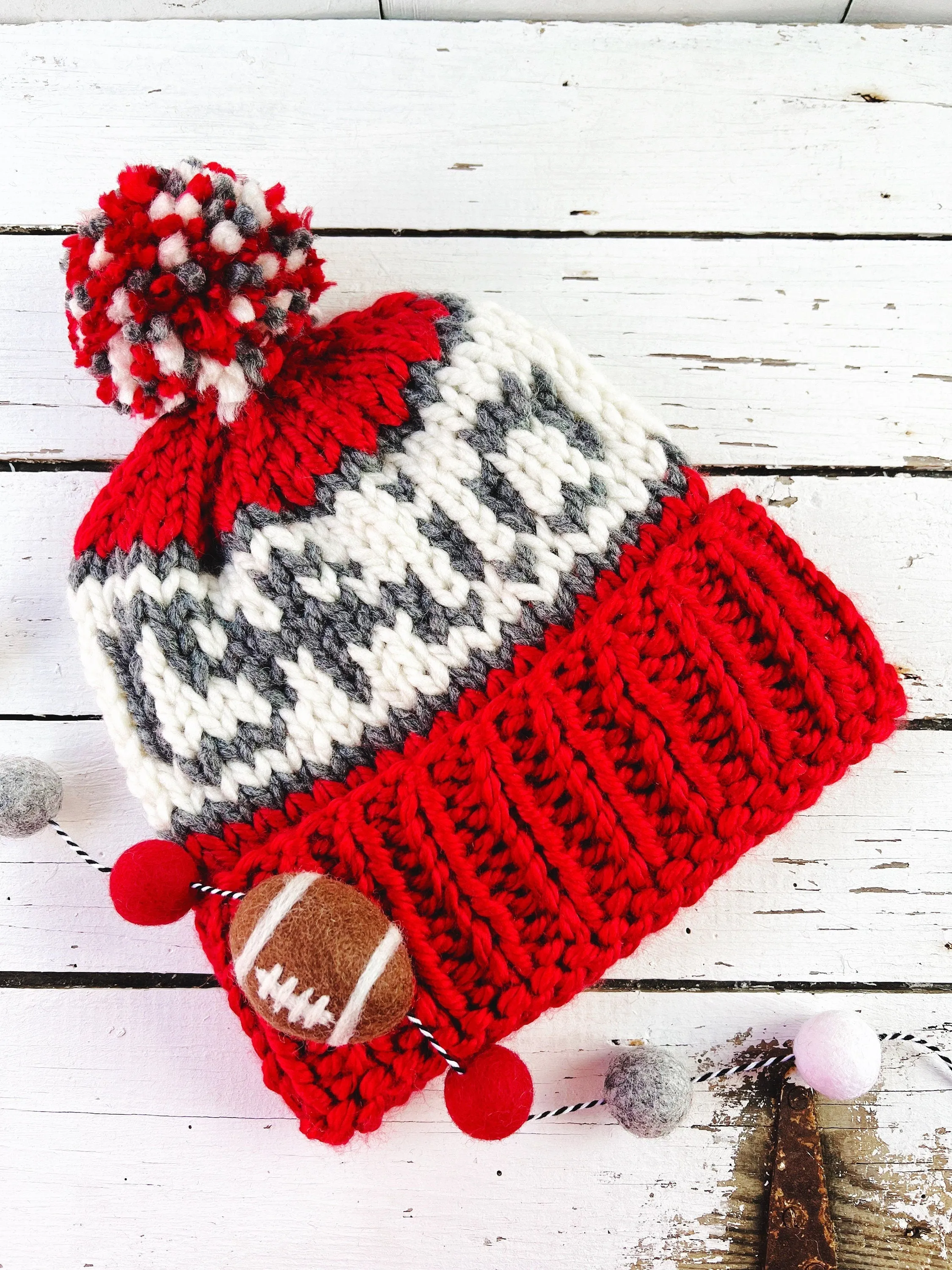 Ohio State Buckeyes Chunky Knit Hat - Folded Brim Winter Beanie with Script Ohio Emblem