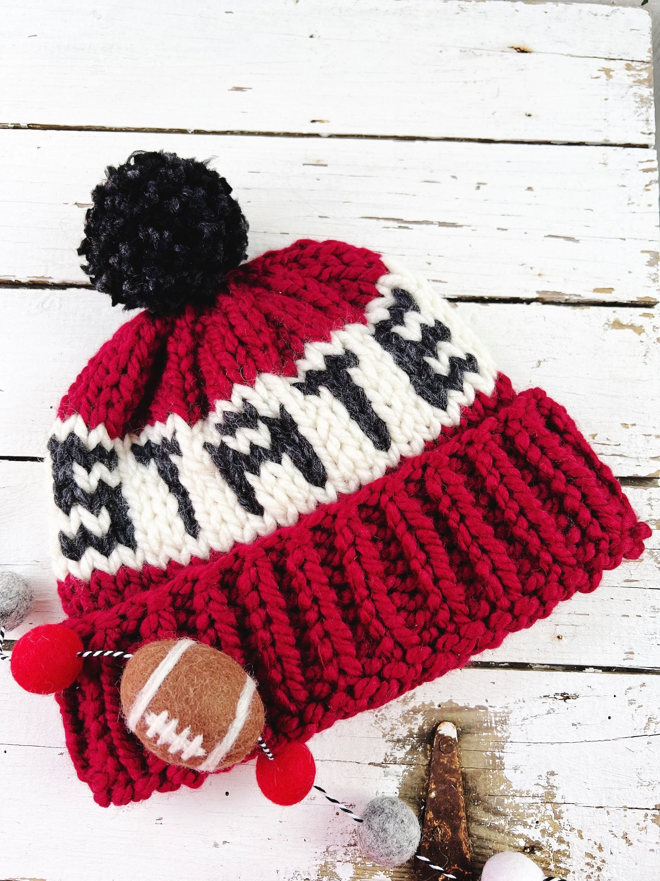 Ohio State Buckeyes Chunky Knit Hat - Folded Brim Winter Beanie with Script Ohio Emblem