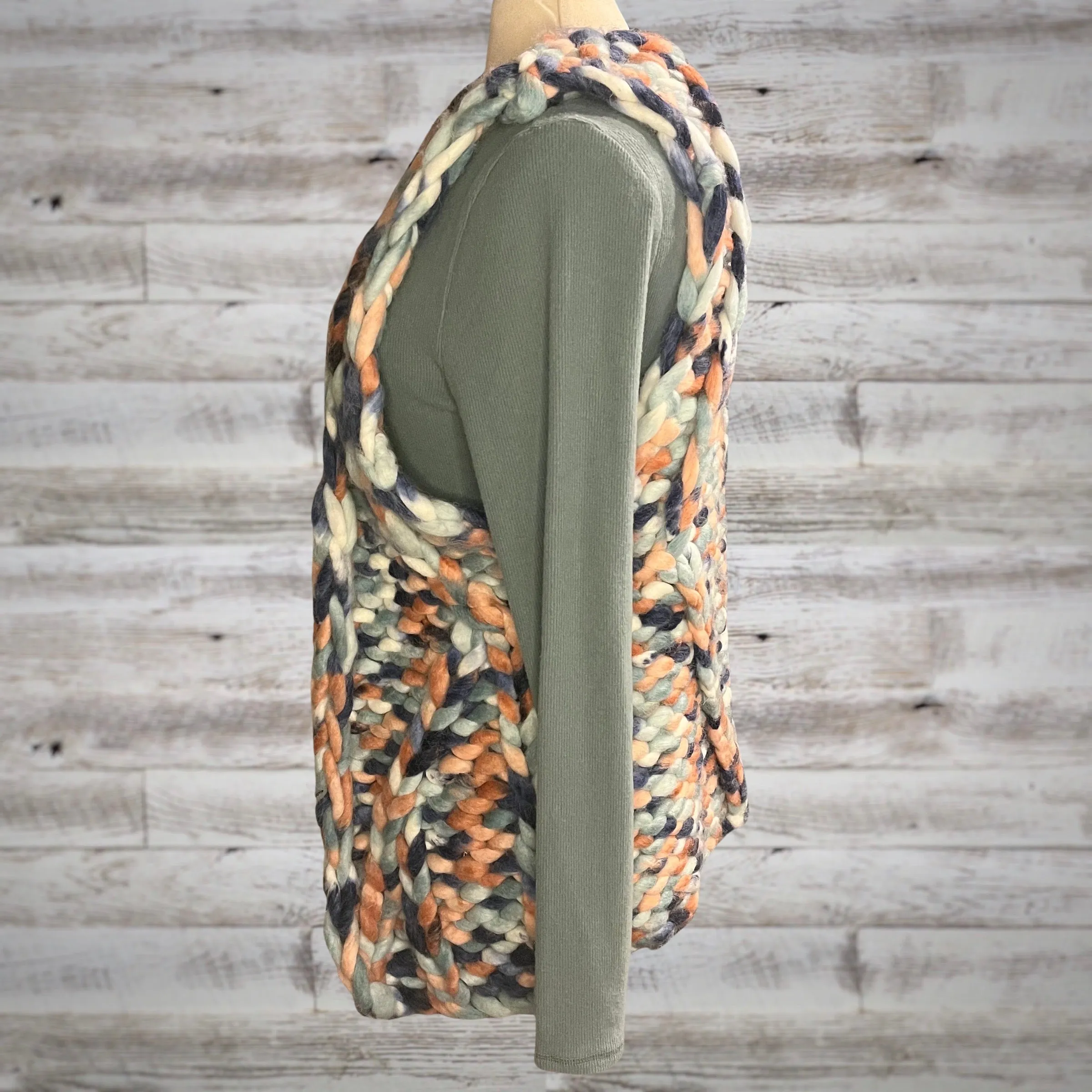 POL Chunky Fingerknit Wool Vest in Seafoam/Salmon