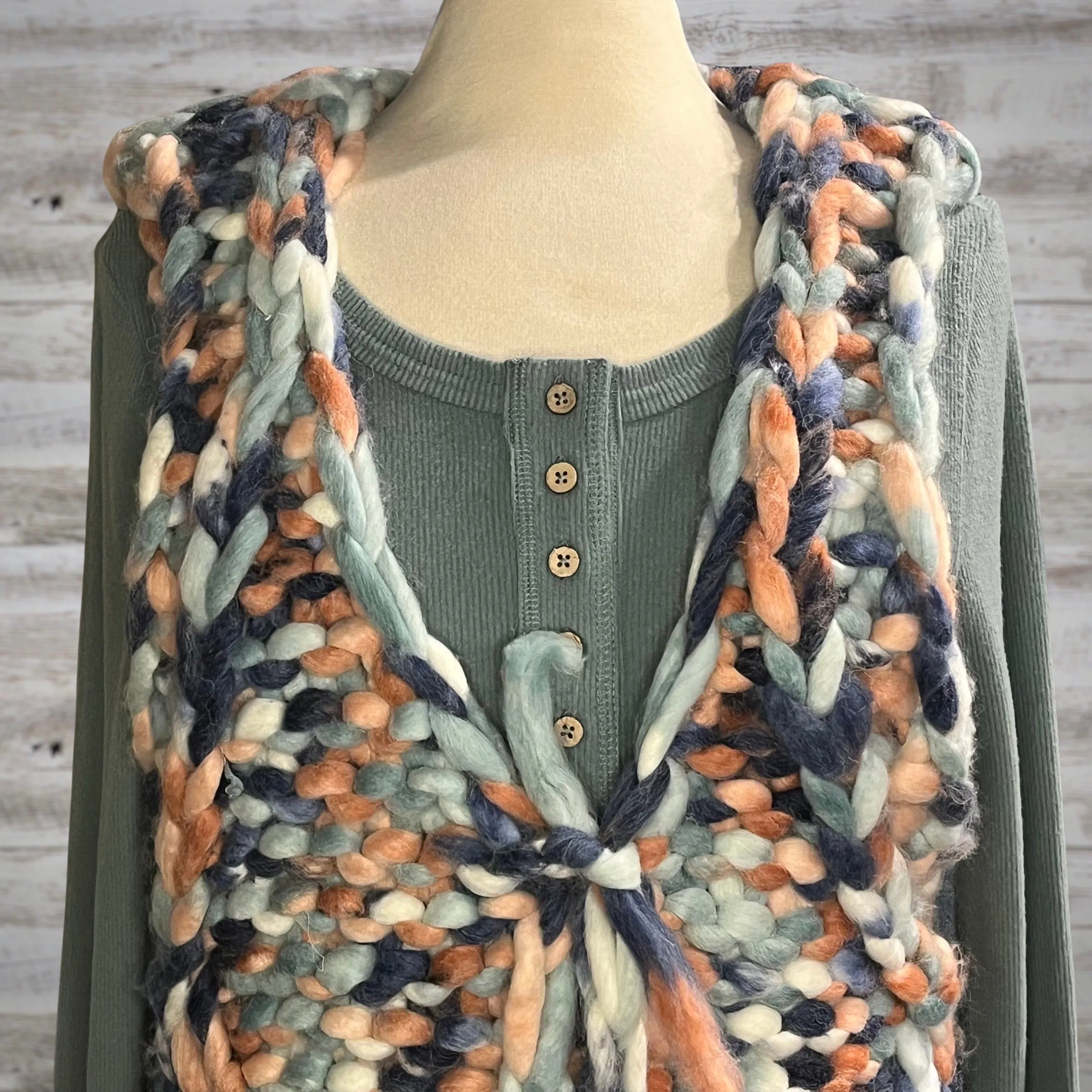 POL Chunky Fingerknit Wool Vest in Seafoam/Salmon