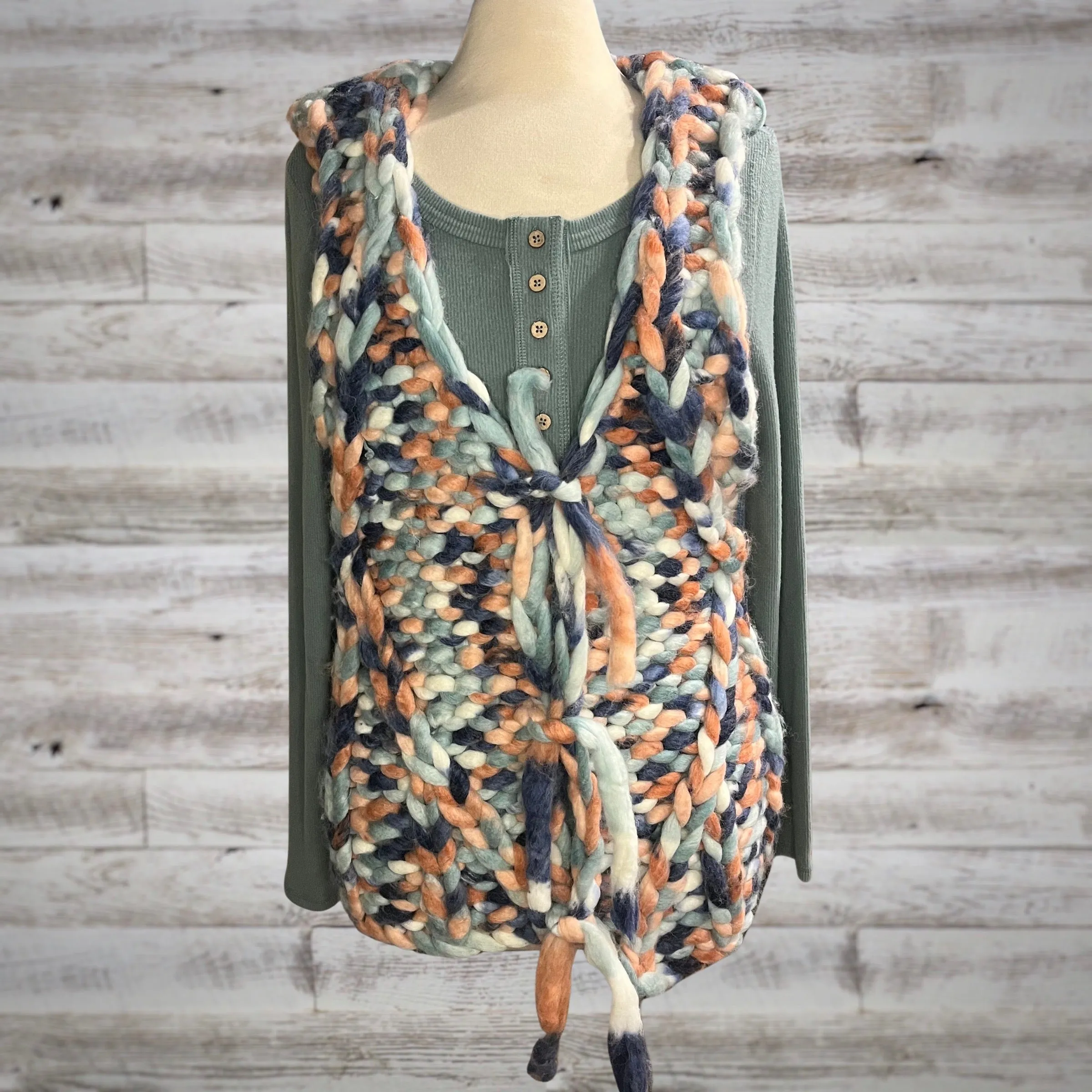POL Chunky Fingerknit Wool Vest in Seafoam/Salmon