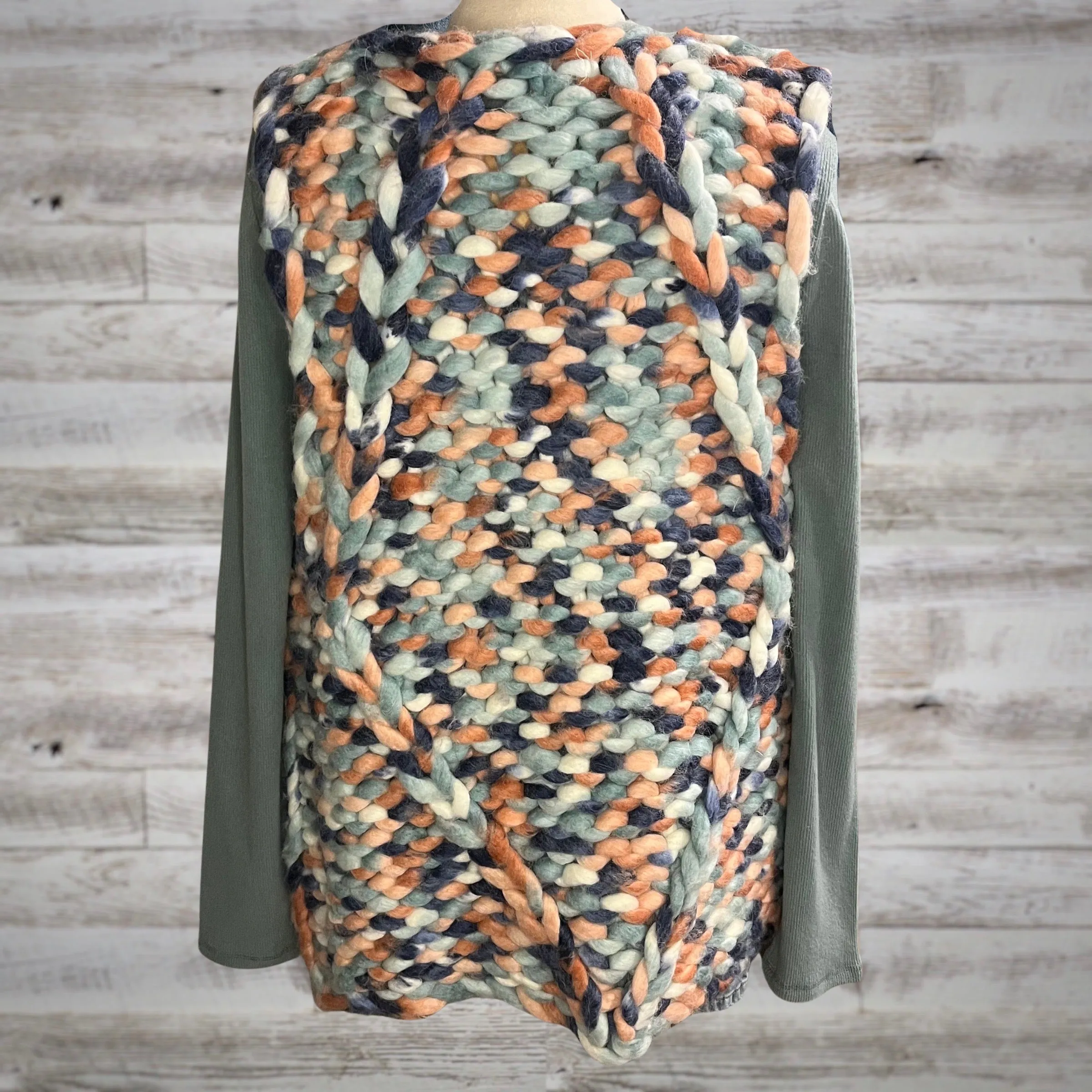 POL Chunky Fingerknit Wool Vest in Seafoam/Salmon