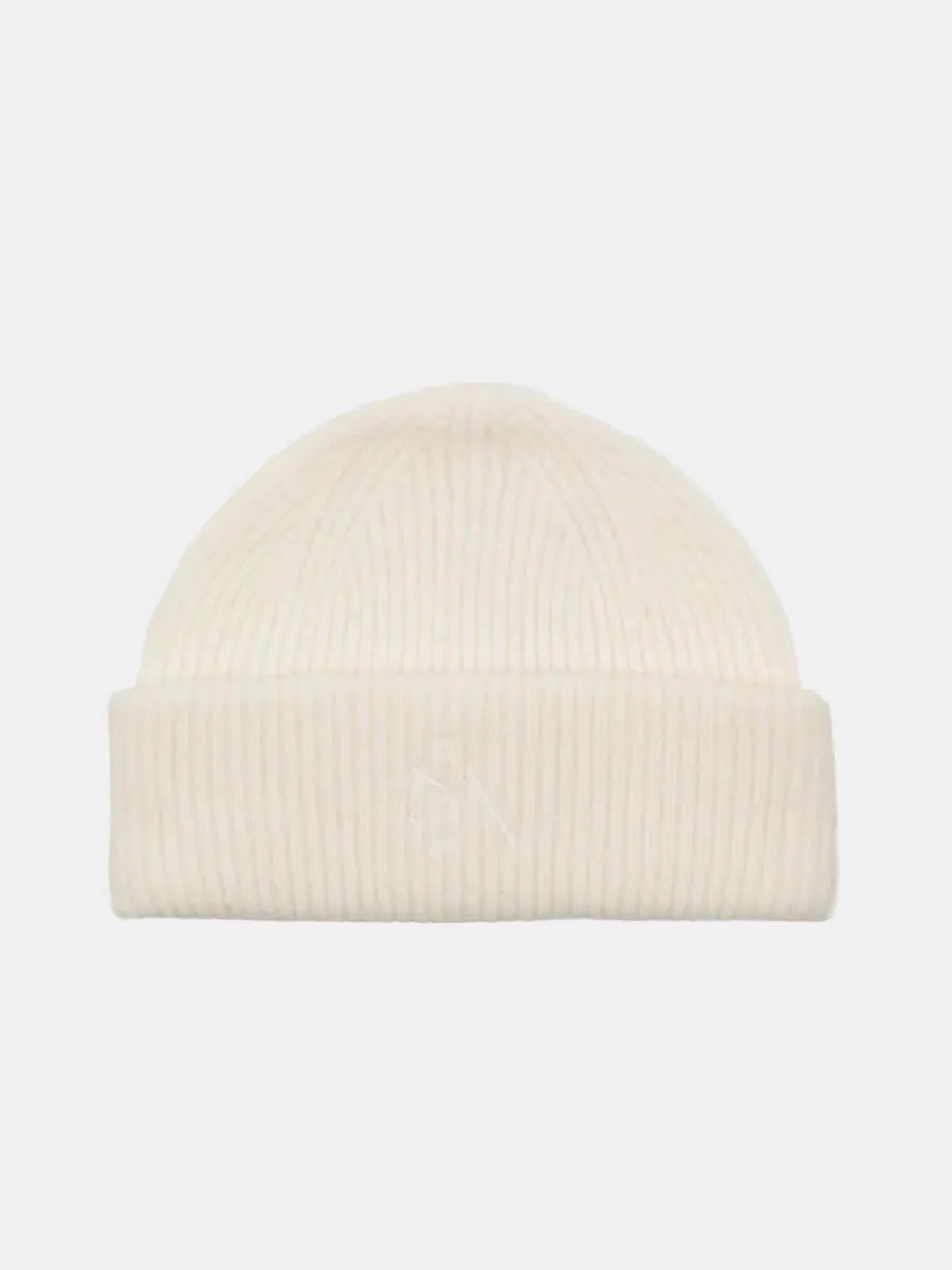 Signe Beanie - Snow White