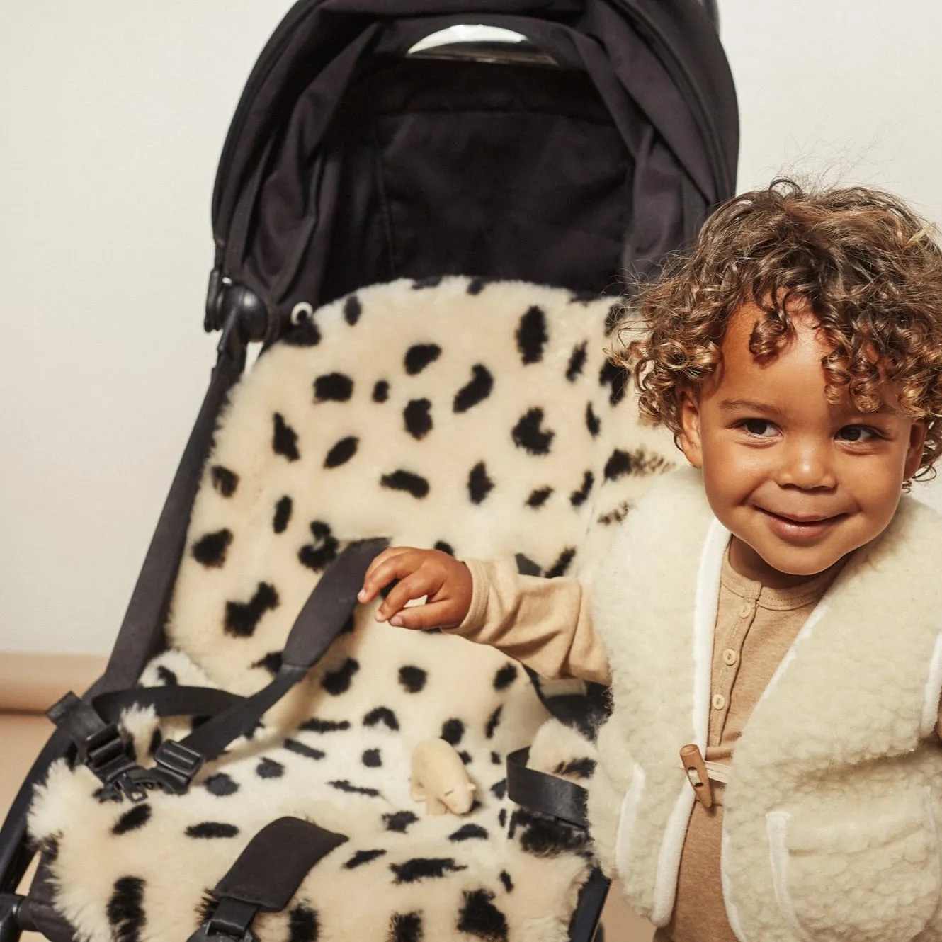 Spotted Sheepskin Snuggler (Leopard)