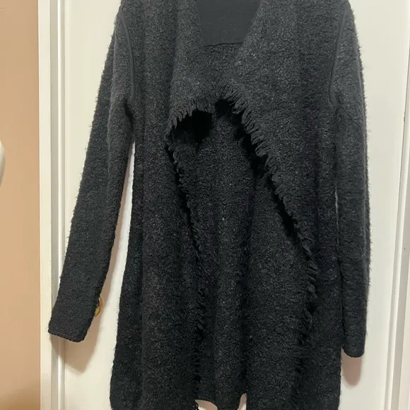 VINCE black wool and Mohair blend open front Chunky knit cardigan size S.