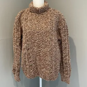Vintage Pullover Chunky Hand Knitted Women’s Sweater Cowl/Turtleneck Brown/Tan