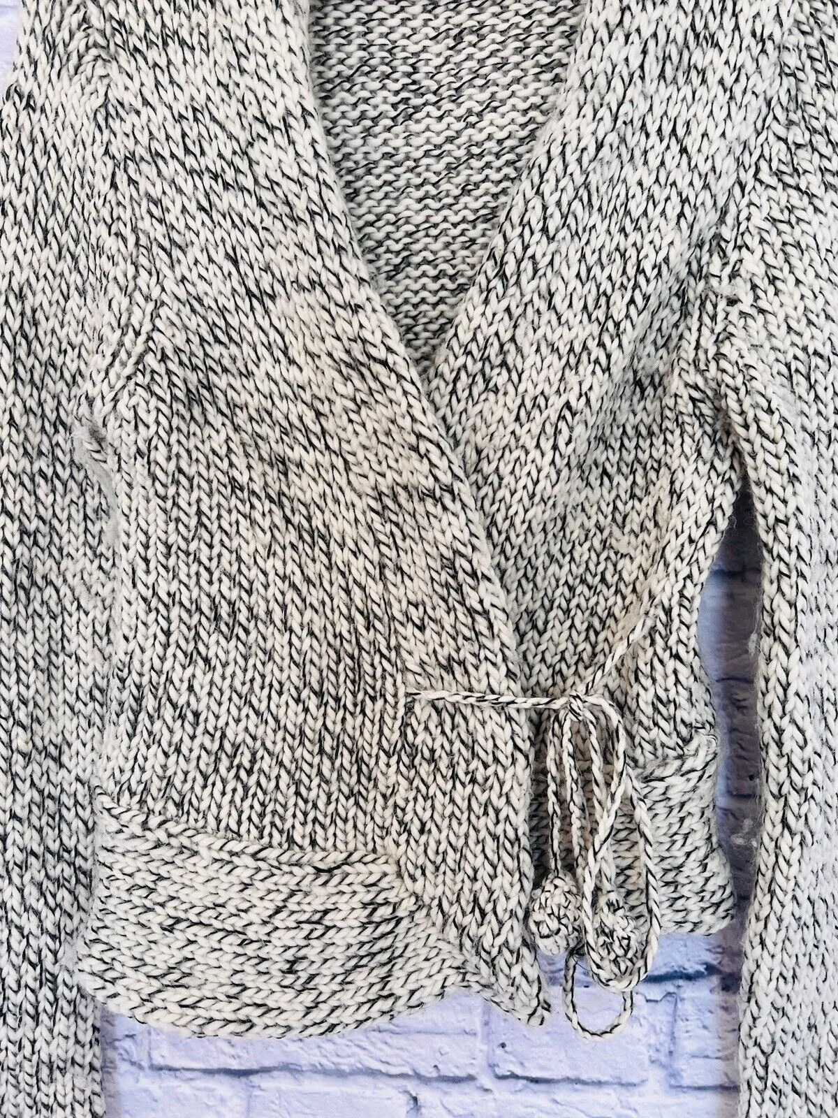White House Black Market Wrap Front Cardigan  Chunky Sweater Sz XS Wool Blend