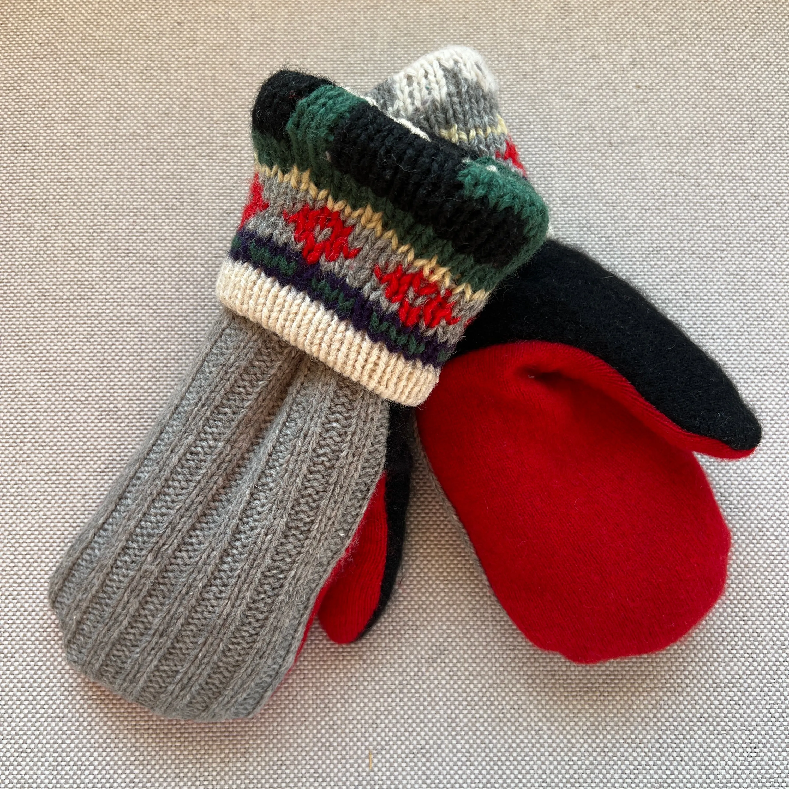 Women's Sherpa Lined Mittens - Grey, Red, Navy, Green & Black - 534